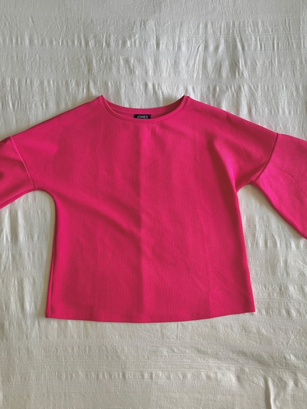 Jones New York Hot Pink Textured Crewneck Top with flare sleeves